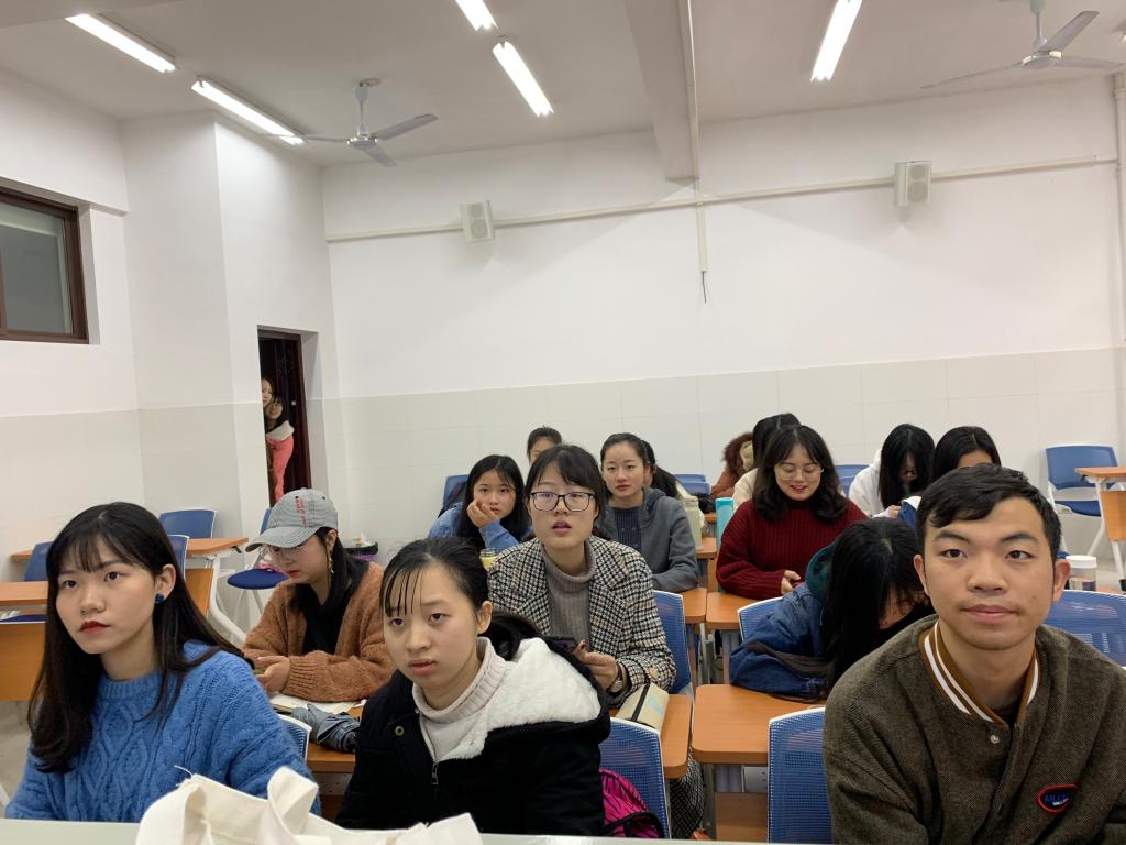 同学们学习雷锋精神