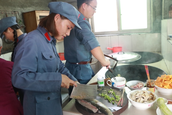 制作红军餐