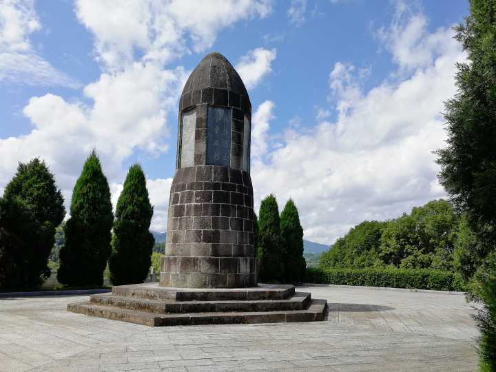 阵亡将士纪念塔