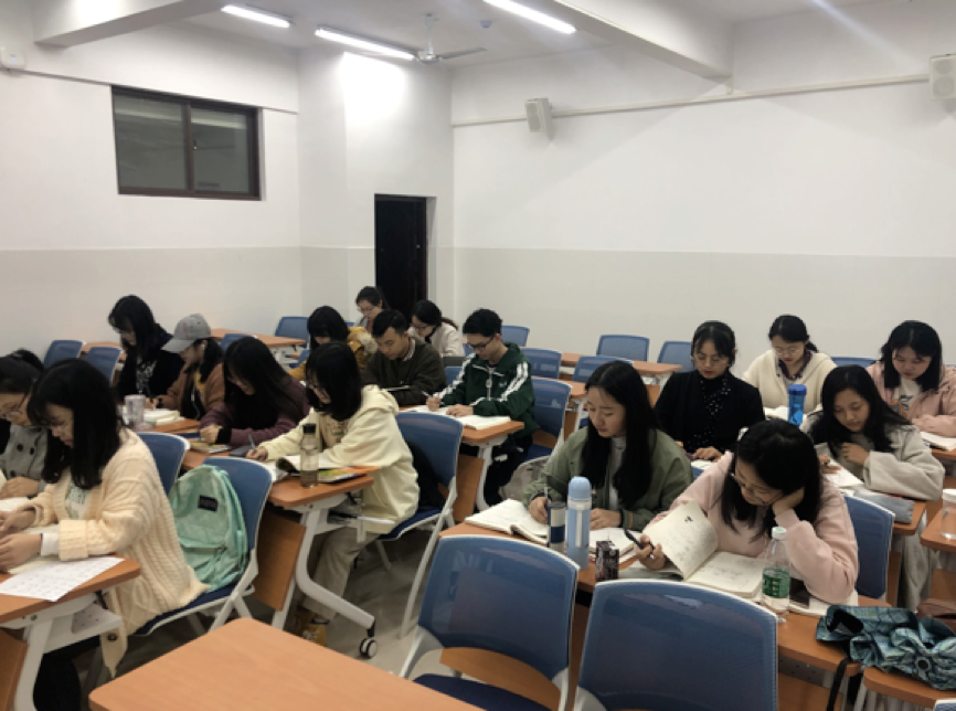 同学们撰写团员日记